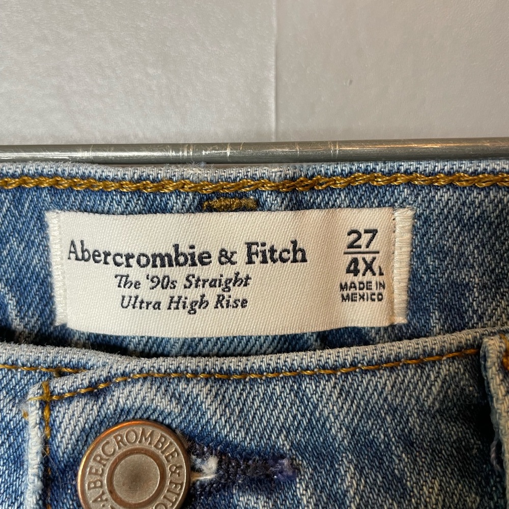 Abercrombie and Fitch, 90s straight leg ultra high rise jeans 4 extra long